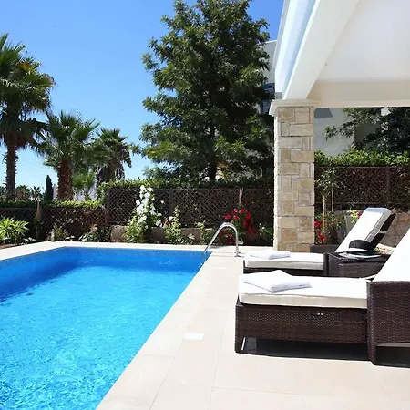 Golden Villas Вилла *